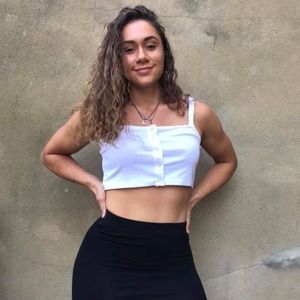 Meet your Posher, Leila